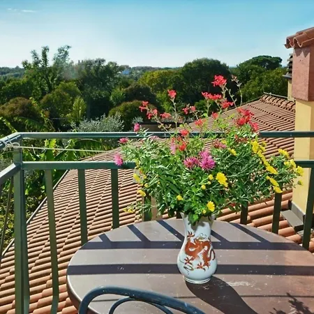 Nettes In Valica Mit Grossem Garten